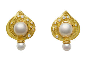 Elizabeth_Gage_Drp_Pearl_Shiraz_Earrings_ESH25613 Elizabeth_Gage_Drp_Pearl_Shiraz_Earrings_ESH25613
