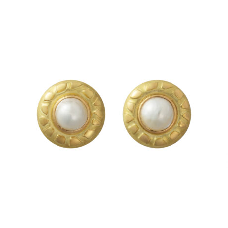 18ct yellow gold earrings with round mabé pearls set in polished textured surrounds, finished with clip fittings by Elizabeth Gage